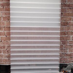 Hunter Douglas Silhouette A-Deux 28.5 x 70